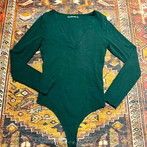 Abercrombie V neck bodysujt